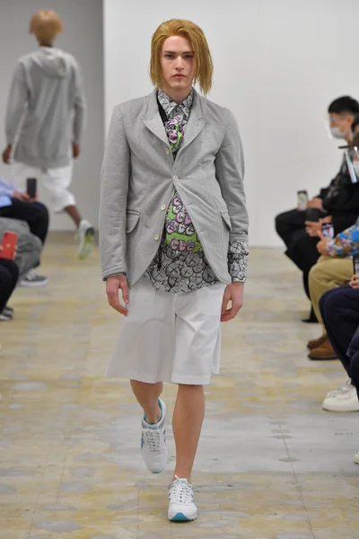 Look 13